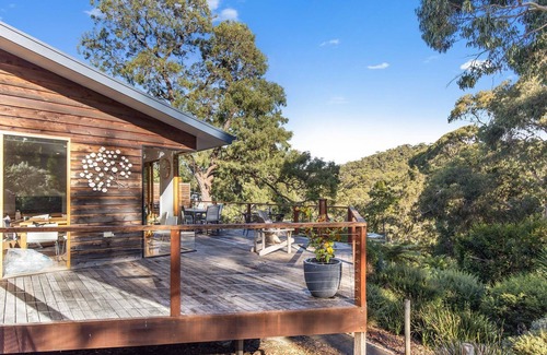 Lorne Maison | A Cozy 4BR Located in the Charming Coastal Town of Lorne