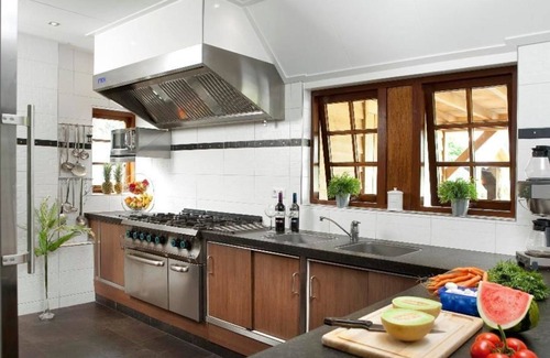 Losser Maison | A cozy accommodation with its own Finnish kota and hottub located on an estate in Twente.