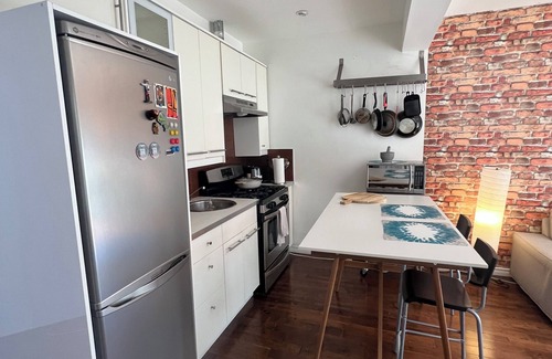 Trinity - Bellwoods Maison | A Cozy & Bright Apartment w/Terrace-Friendly Neighbourhood Downtown Toronto