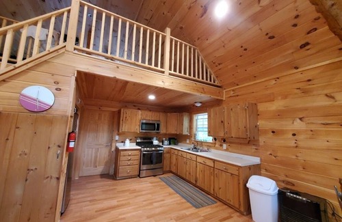 Standish Cabine | A Cozy Cabin on Frye Island