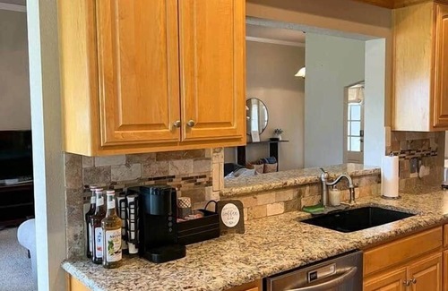 Jenks Maison | A Cozy Home, Great Location · South Tulsa