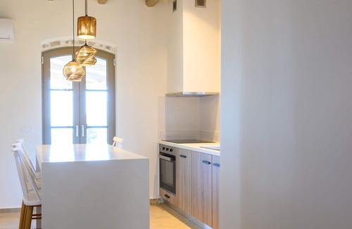 Mirsini Maison | A cozy house with a beautiful view of mountain & sea.