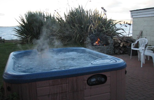 Ngongotaha Appartement | A cozy studio with a beautiful tranquil lakeside location on Lake Rotorua