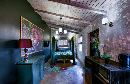 Oranjestad Lit Et Petit-Déjeuner | A Creative Boho Oasis in Aruba — Long-Stay Haven & Yoga Venue