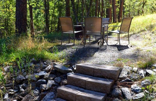 Keystone Cabine | Une jolie cabane nichée dans les bois. Parfait pour des escapades romantiques