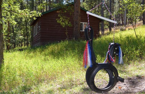 Keystone Cabine | Une jolie cabane nichée dans les bois. Parfait pour des escapades romantiques