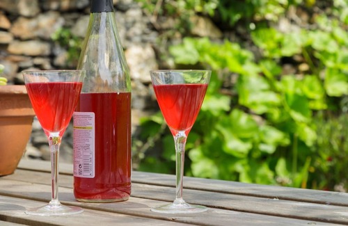 Laxey Appartement | A delightful holiday cottage located in Laxey, just minutes from the beach, restaurants, pubs and ca