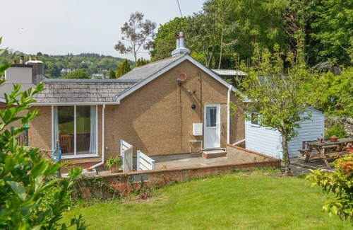 Laxey Appartement | A delightful holiday cottage located in Laxey, just minutes from the beach, restaurants, pubs and ca