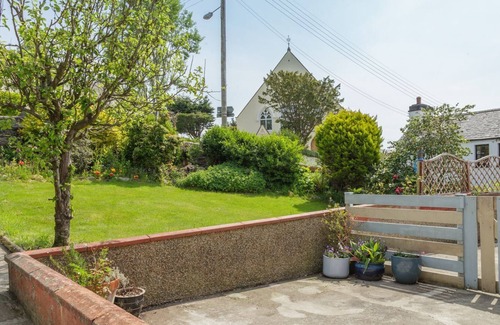 Laxey Appartement | A delightful holiday cottage located in Laxey, just minutes from the beach, restaurants, pubs and ca