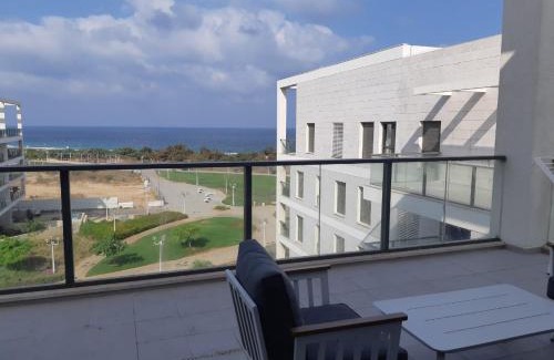 Nahariya Appartement | A designed penthouse- Paradise by the sea