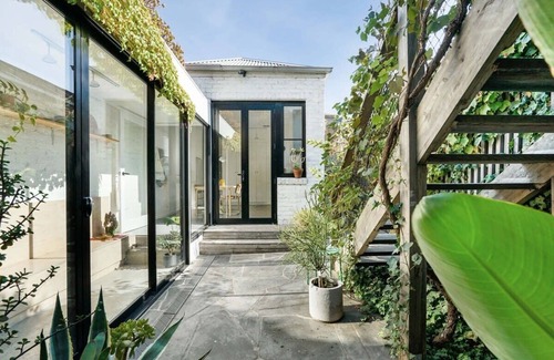 Fitzroy North Maison | A Designer Terrace House by Edinburgh Gardens