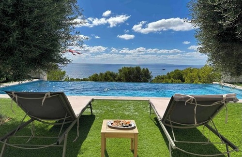 Roca Llisa Villa | A DREAM OVER THE SEA