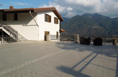 Costa Volpino Maison | A. F.antastic V.iew