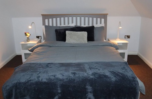 South Hornchurch Maison | A family friendly stay with entertainment, large garden & mins from London city
