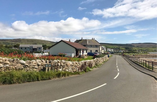 Blackwaterfoot Cottage | 4 bedroom accommodation in Blackwaterfoot