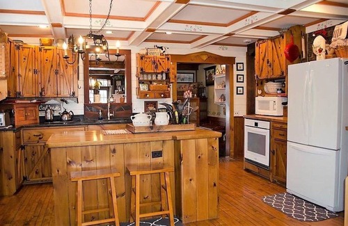 Naples Maison | A Farmhouse Getaway in the Hills of the FingerLakes