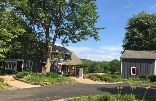 Naples Maison | A Farmhouse Getaway in the Hills of the FingerLakes