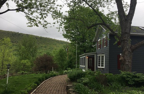 Naples Maison | A Farmhouse Getaway in the Hills of the FingerLakes