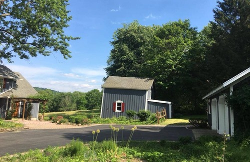 Naples Maison | A Farmhouse Getaway in the Hills of the FingerLakes
