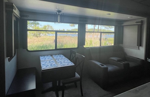 Pinecrest Maison | A fisherman's dream destination & getaway at a Peaceful Family Friendly Marina