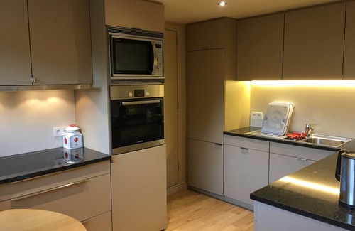 Watermael-Boitsfort Appartement | Une oasis verte "cinq étoiles" dans la ville pour 2 personnes, parking GRATUIT et sécurisé