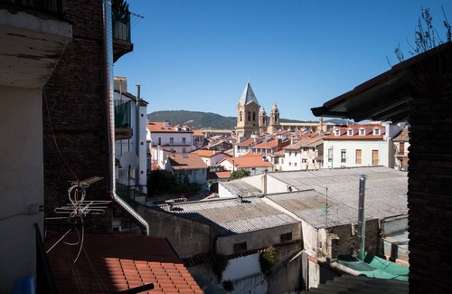 Pamplona City Centre Appartement | Une saveur pour le cadre historique espagnol