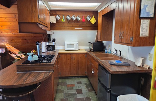 Manhattan Cottage | Une chambre en A avec vue sur le magnifique Pine Creek (approvisionné)!