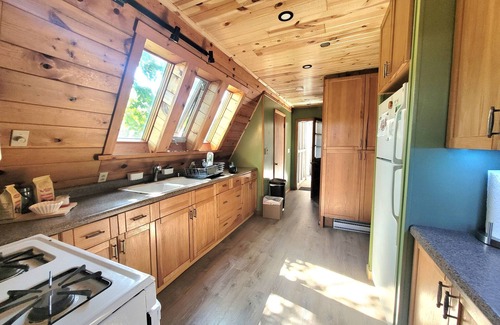 Beaver Island Maison | A Frame cabin with a short stroll to a gorgeous sandy beach!