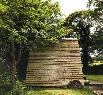 Inch Island Chalet De Ski | A Frame Cabin with Forest Views on an Island