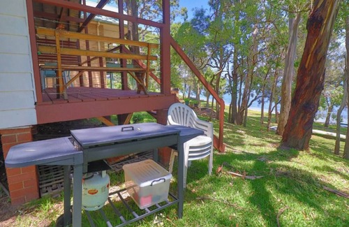 Summerland Point Maison | A-frame cottage beside beautiful Lake Macquarie