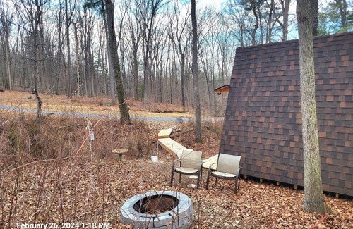 Broadway Cabine | A-frame in the Brambles Cabin, Broadway, Virginia