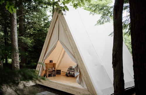 Thornton Location De VR | A-Frame Site 2 | Queen Bed | Pond View