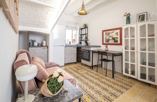 Urunuela Maison | A garden among vineyards in La Rioja for two people