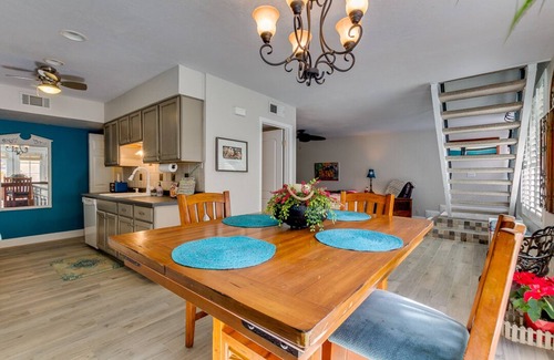 The Lakes Maison | A+Gem in a GREAT location!!! Includes clubhouse w/ heated pool, gym, pickleball!