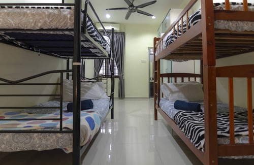 Central District Appartement | A Generous & Cozy 3BR Cove House, FREE Parking