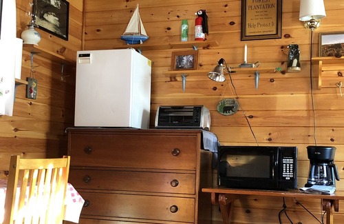 Hartwick Cabine | A Glamping Dream in a Cabin Near Cooperstown, NY