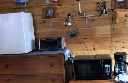 Hartwick Cabine | A Glamping Dream in a Cabin Near Cooperstown, NY