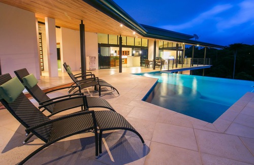 Quepos Villa | A Glimpse de paradis, une vue imprenable!