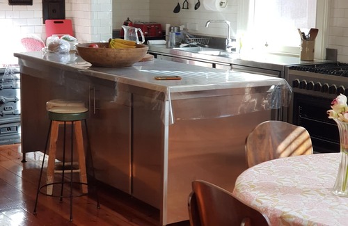 Yarraville Maison | Un grand manoir proche de la CDB avec parking extérieur
