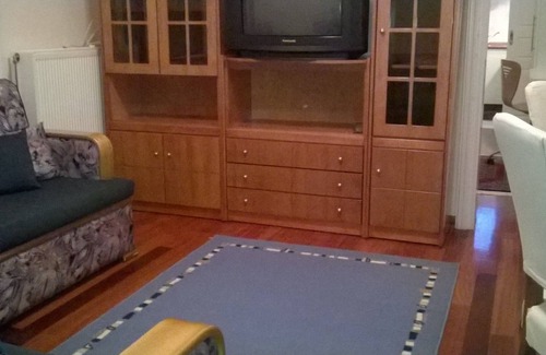 Kastoria Appartement | Un gran apartamento para 3 personas o una familia con 2 niños en el centro de Kastoria