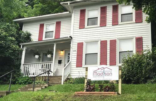 Watkins Glen Maison | Madison Guest House