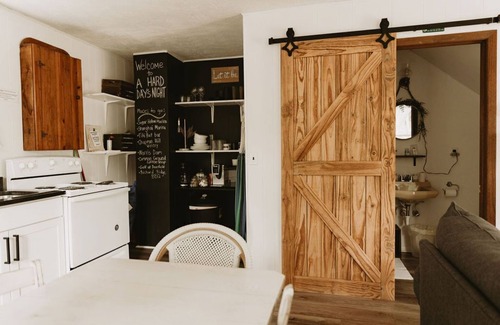 La Follette Cottage | A Hard Day’s Night - Lakefront with private dock