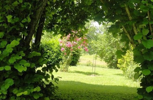 Douville Maison | Havre de paix, entouré d'un magnifique parc, au coeur du Périgord