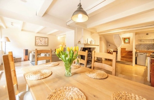 Villeneuve-Minervois Maison | A 'Hidden Gem,' In Its Own Private Walled Courtyard Just Outside Carcassonne