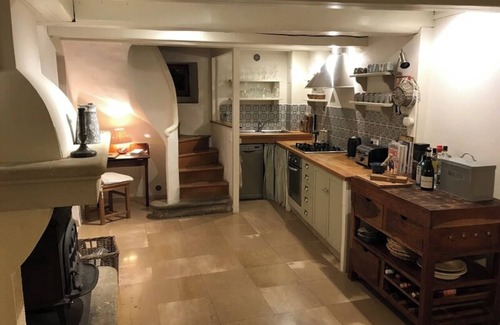 Villeneuve-Minervois Maison | A 'Hidden Gem,' In Its Own Private Walled Courtyard Just Outside Carcassonne
