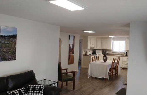 Fremont Maison | A Hidden Gem! Sleeps 8+ Near Fish Lake and Capitol Reef National Park