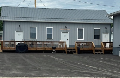 Waumandee Cabine | A "Hideaway" from the hectic everyday life in the heart of Buffalo County.