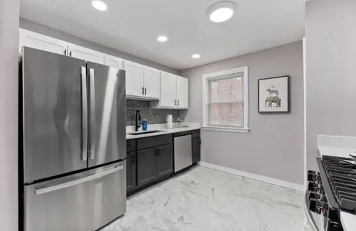 South Deering Maison | A Home Away From Home!