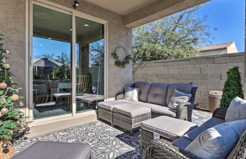 San Tan Valley Maison | A home that feels like home, w/hot tub and spacious living room