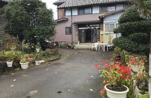 Uozu Maison | Une maison avec un jardin rural